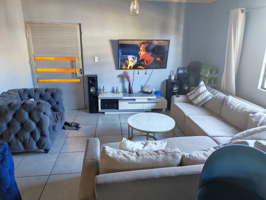 3 Bedroom Property for Sale in Nomzamo Western Cape